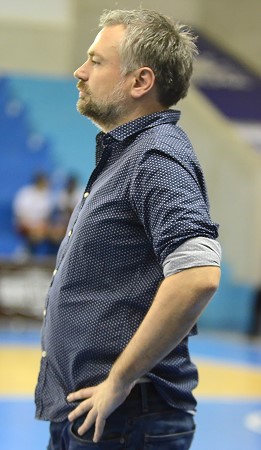 Vincent JOLY en observation, à Lattes lors de la victoire de Basket Landes (58-69) en janvier
