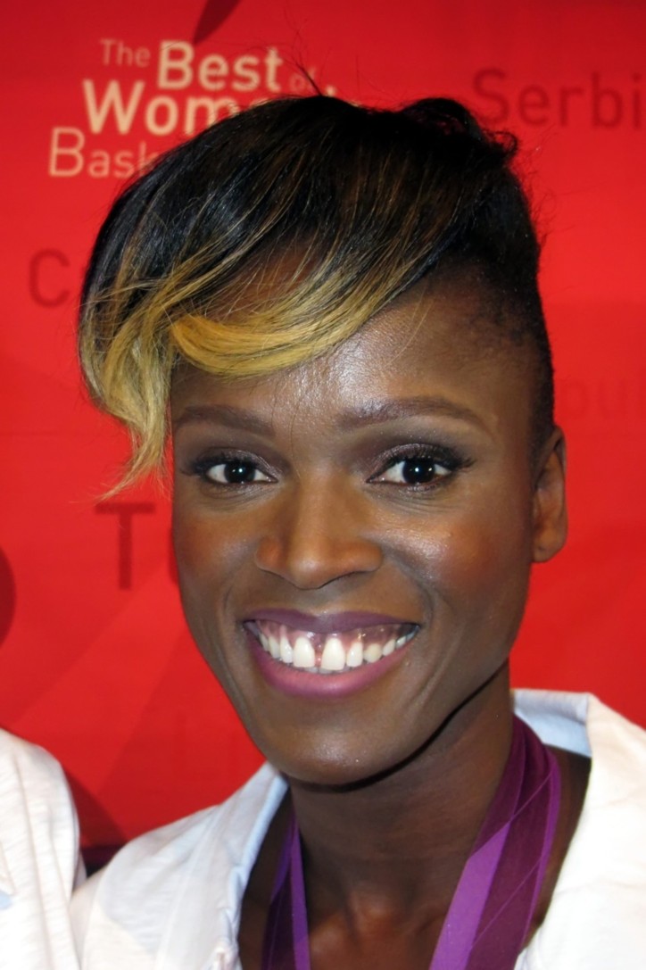 Emilie GOMIS lors du tirage au sort de l'Eurobasketwomen 2013 - Photo Pierre DUPERRON