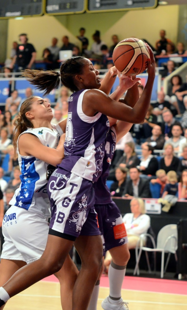 Angelica ROBINSON arrive d'Espagne avec un CV de MVP. Méfiance!