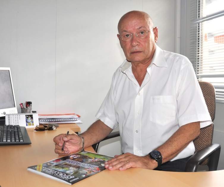 René COMES, ici dans son bureau de Fangouse