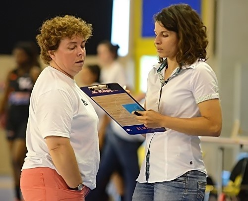 Alexandra ARENA (à droite) avec Florence LENDEMAINE (à gauche) : l'union des compétences ne sera pas du luxe lors de cette rencontre décisive