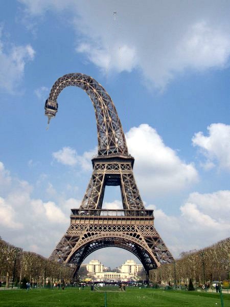 Même la Tour Eiffel semble s'incliner devant Elodie BERTAL !