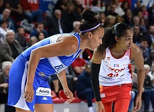 Naomie HALMAN, ici face à Lauren ERVIN lors du dernier Lyon-BLMA