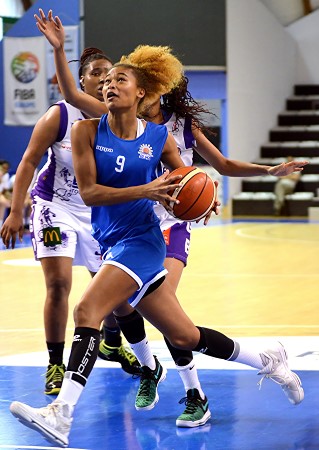 Les tarbaises ne peuvent que constater les dégats : Inès LEBLANC, en mode double-double ce dimanche - est inarrêtable !