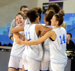 Même si Elyah KIAVI (#11), Loubna BELABBAS (#14) et India FARCY (au centre, entre les deux) ont été les plus en vue, c'est une superbe victoire collective pour le BLMA