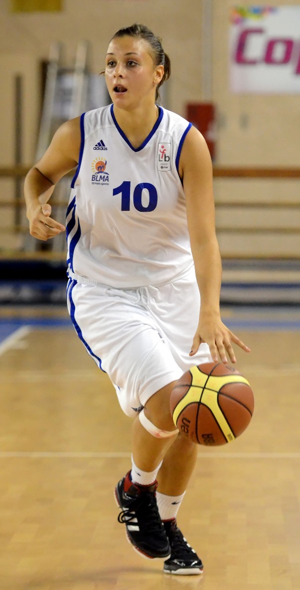 Léa LAMBERT à l'attaque (archive) Léa LAMBERT à l'attaque (archive)