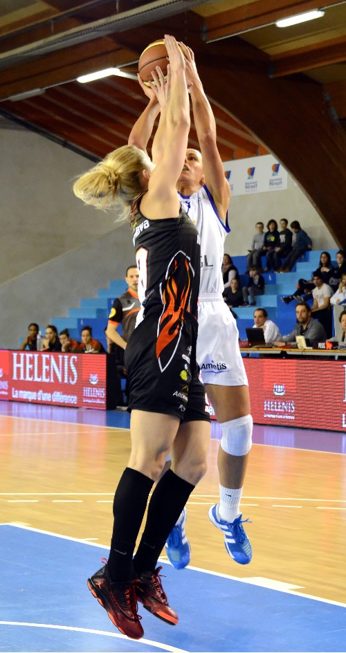 Sans génie, mais qualifiées! Sans génie, mais qualifiées!