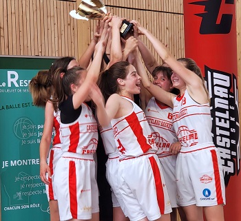 Encore une victoire pour le club hôte Castelnau, cette fois en U15F