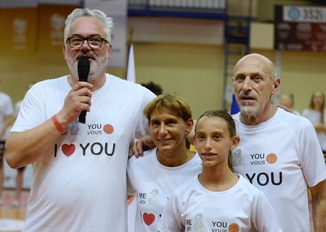 Yan SKAKIC aux côtés de Sylvie, Johanna et Jean-François ECARD