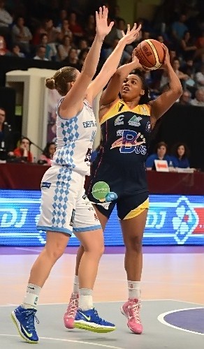 Aurélie BONNAN - Jasmine HASSELL: un beau duel