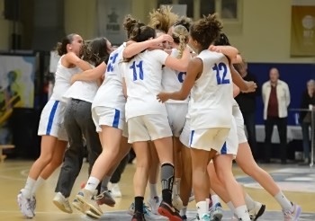 Embrassades à Basket Landes