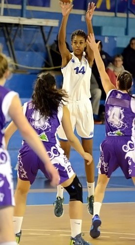 Marina EWODO, 10 points dans le premier quart et encore un bon match