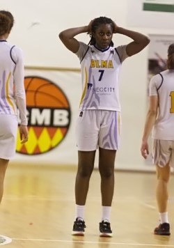Sur le buzzer, Myriam TRAORE réalise sans doute que le BLMA vient de laisser passer sa chance
