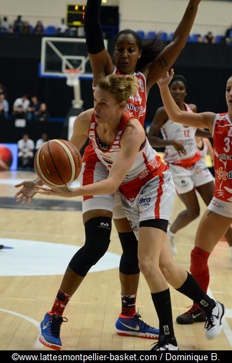 Mahoney en difficulté dans la défense lyonnaise ? Simple illusion d'optique ! Mahoney en difficulté dans la défense lyonnaise ? Simple illusion d'optique !