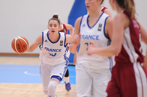 Lisa BERKANI à l'attaque, déterminée (photo FIBA Europe)