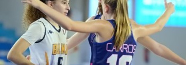 "On ne passe pas" semblent ici dire Manon REYNAUD et Ariadna GARCIA-ROMEU PEREZ (#10) à Lina SARDI LAKEDJA