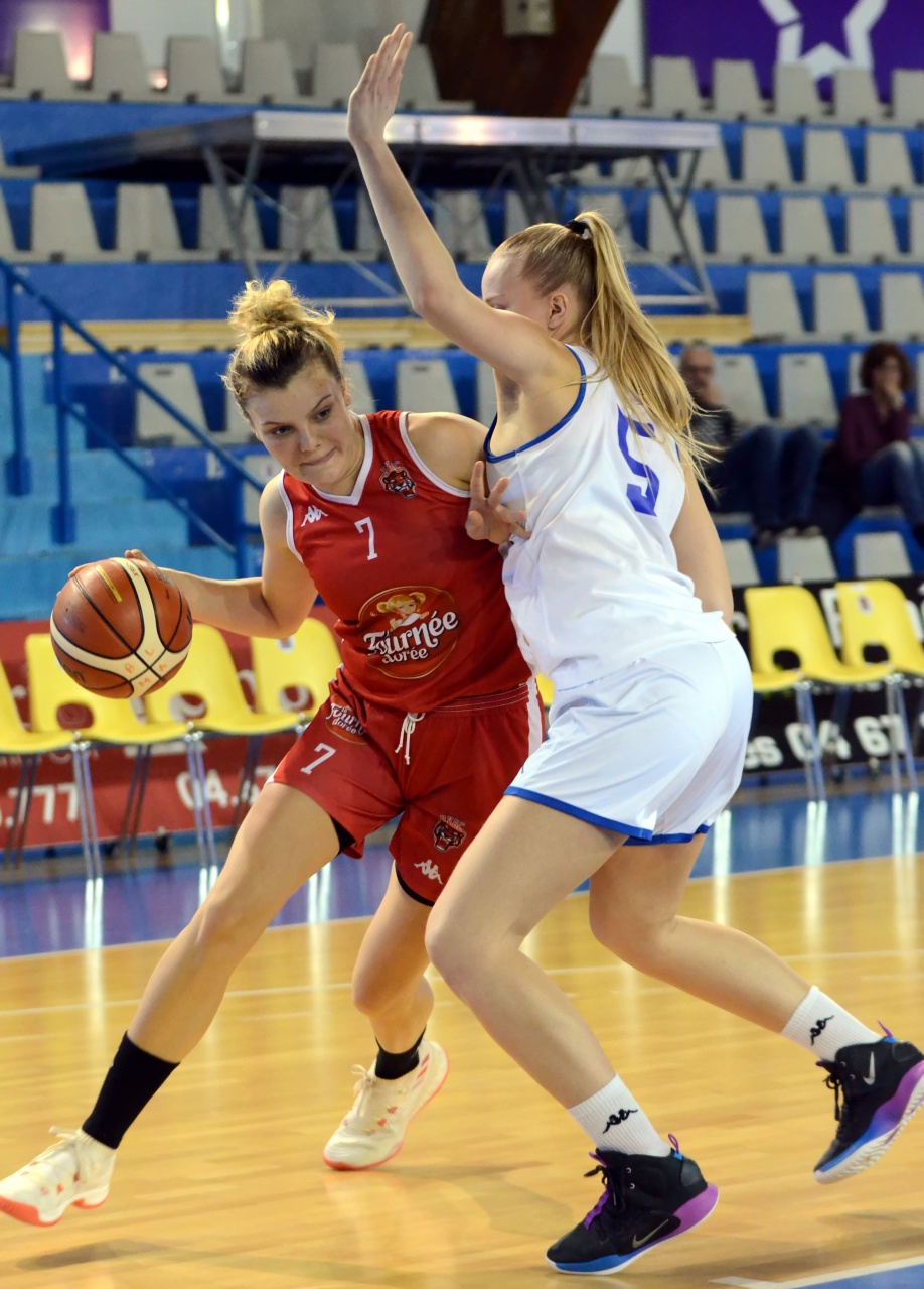 1_Farkasova_Anaïs_4_F