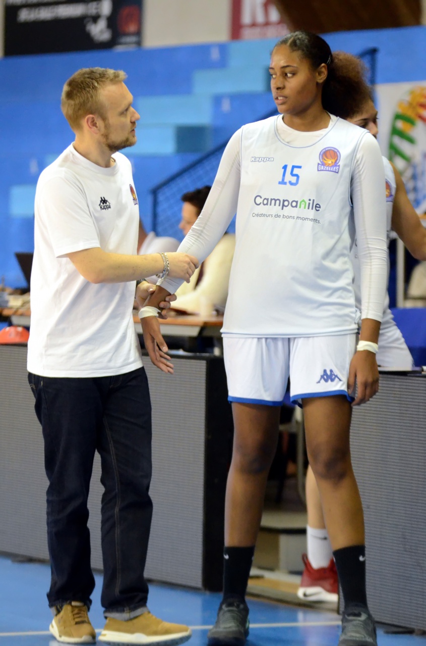 0_Eloise_Coach_Damien_F