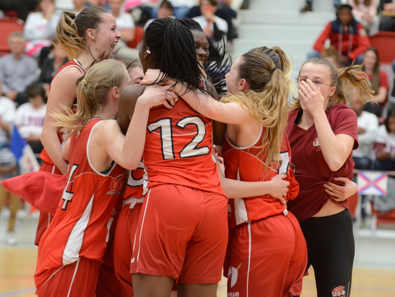 Victoire_Mondeville_F