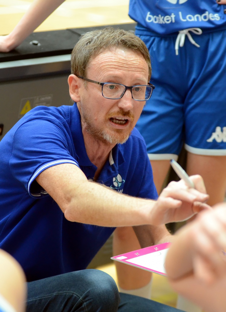 0_Coach_Jean_Mochel_More_F