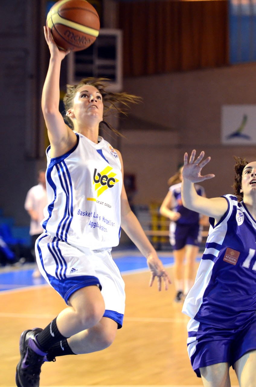 Aline_Vole_Une_Main_F