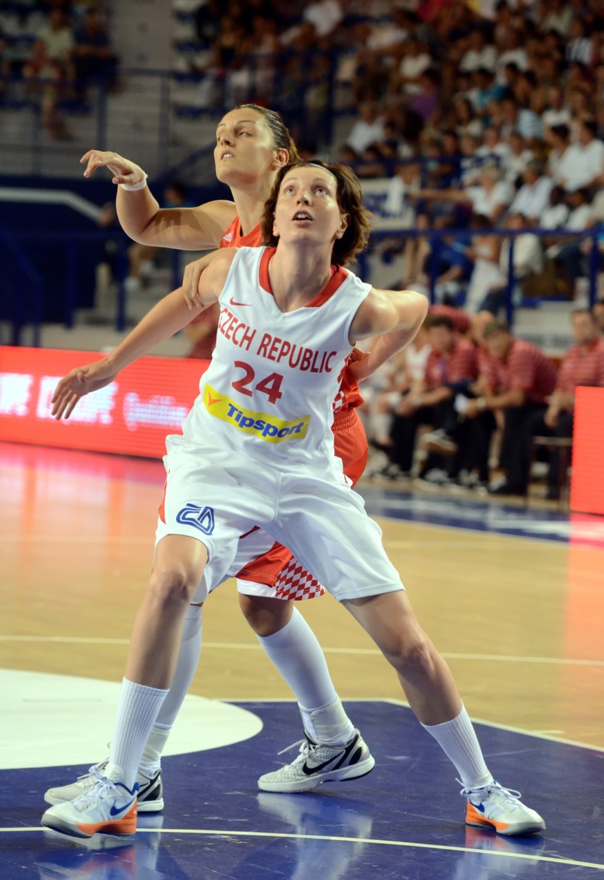 Ana_Bloquée_Rebond_F