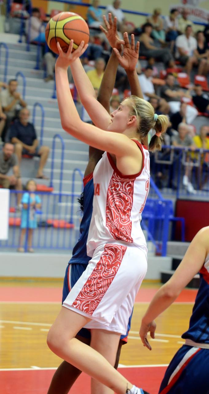 RUS_Montée_Au_Cercle_F