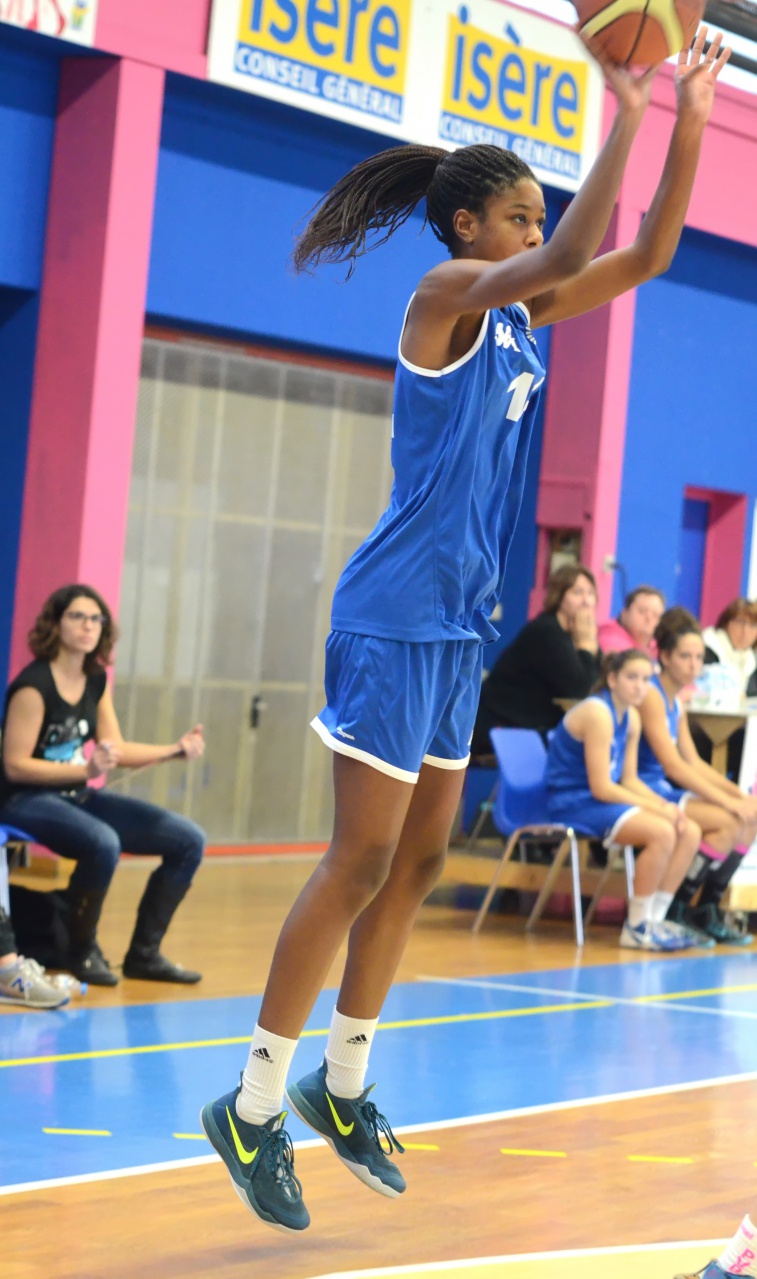 Marina_Shoote_De_Loin_F