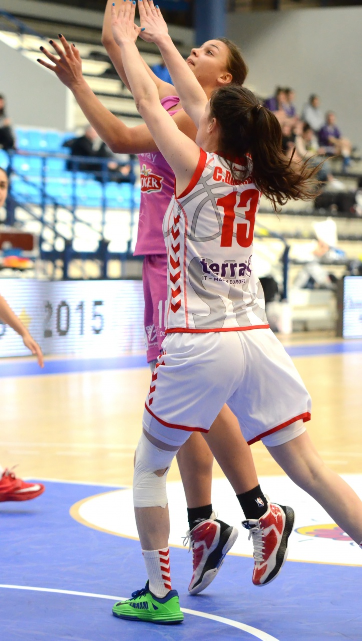 Dambach_Devant_Léa_F