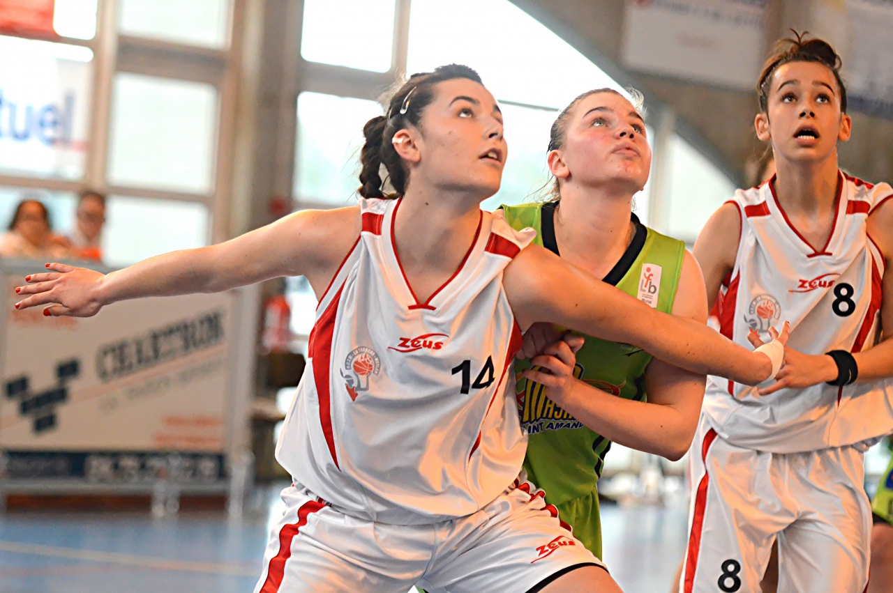 TRO_HAI_Reiss_Ecran_Retard_F