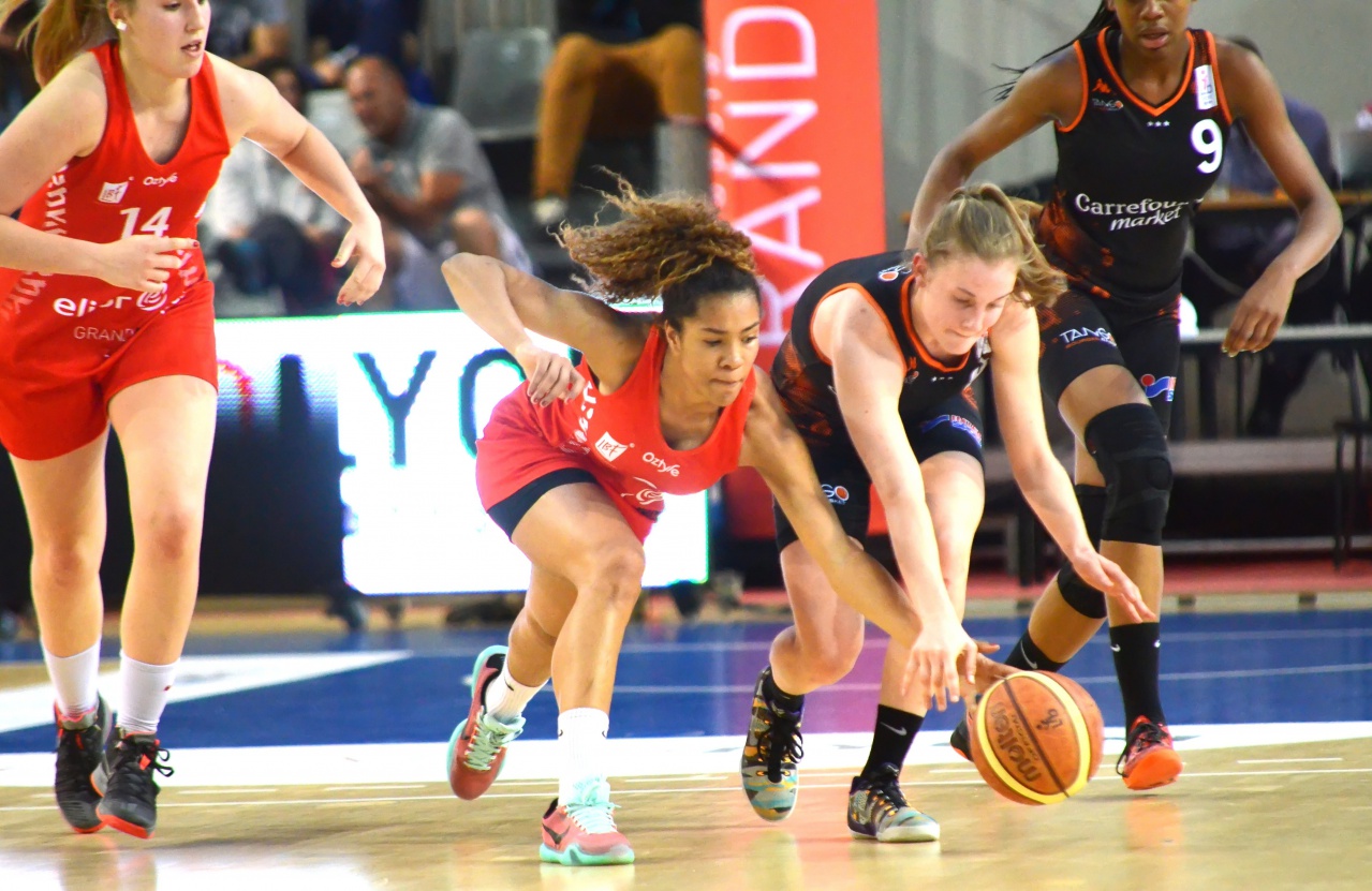 MBaye_Delaplace_Ballon_Disputé_F