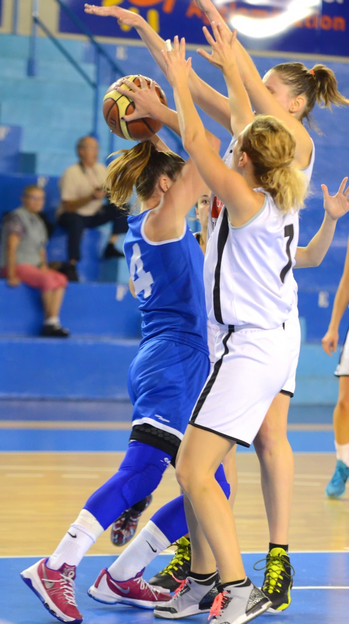 Claire_Bien_Défendue_F