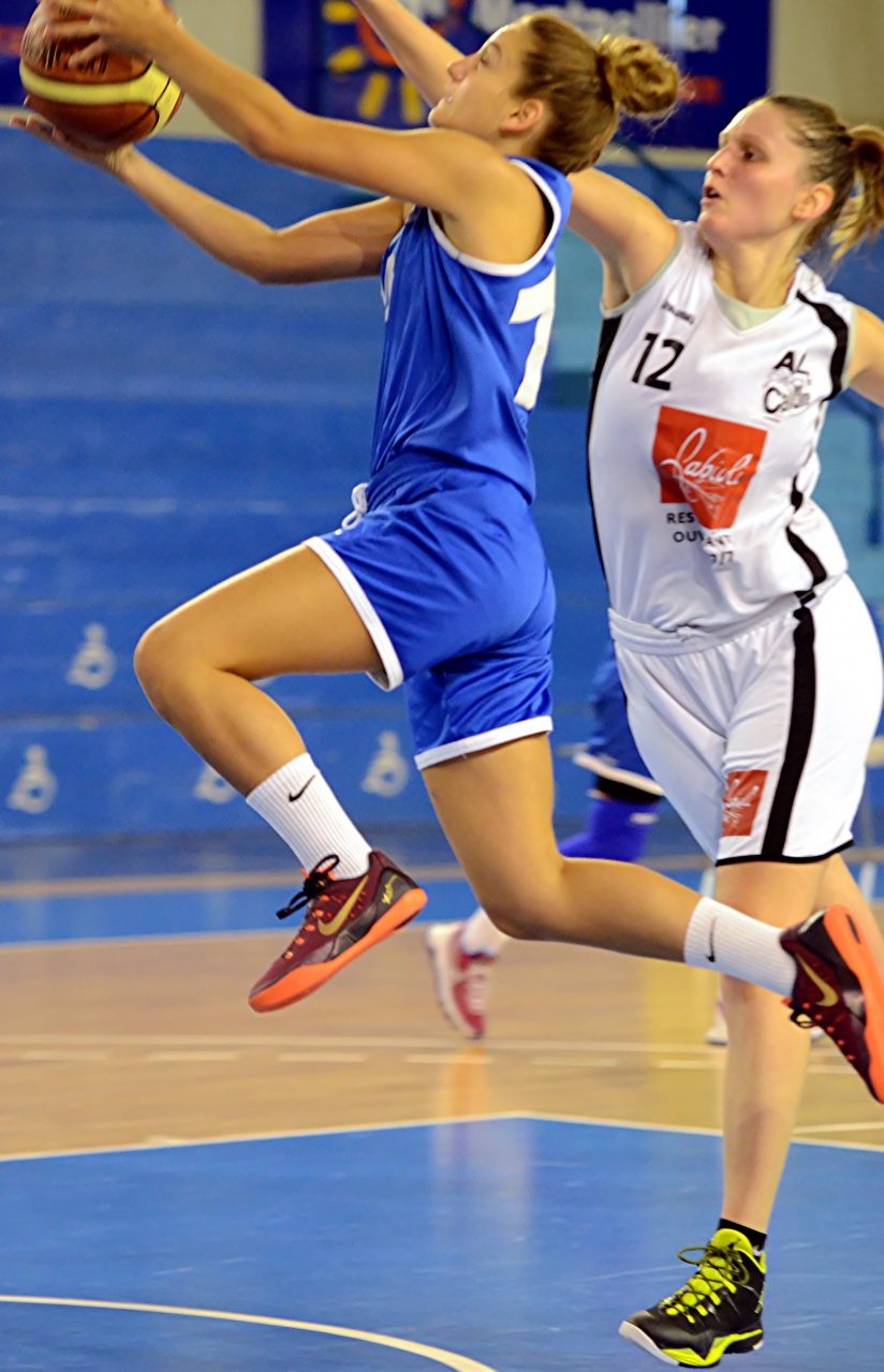 Lara_Devant_Deal_2_F