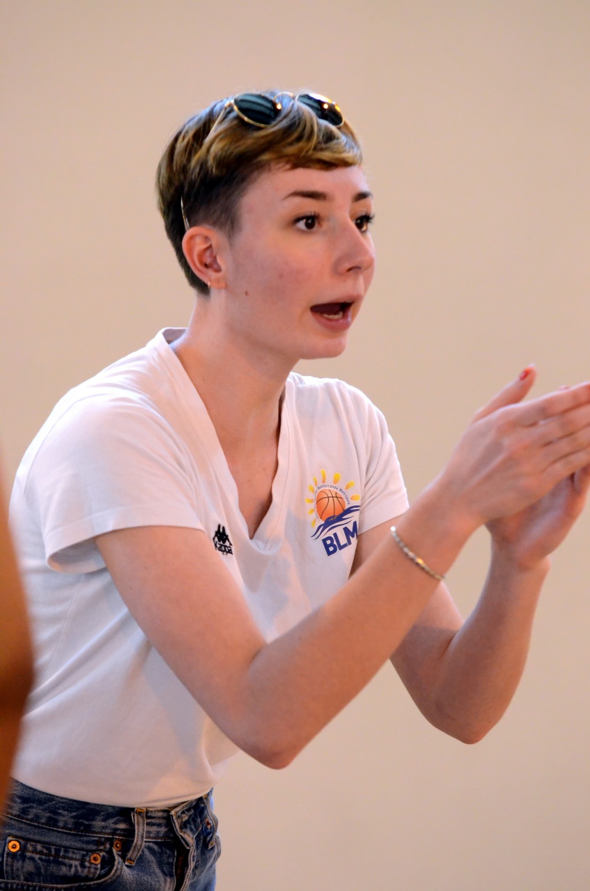 Coach_Thais_Applaudit_F