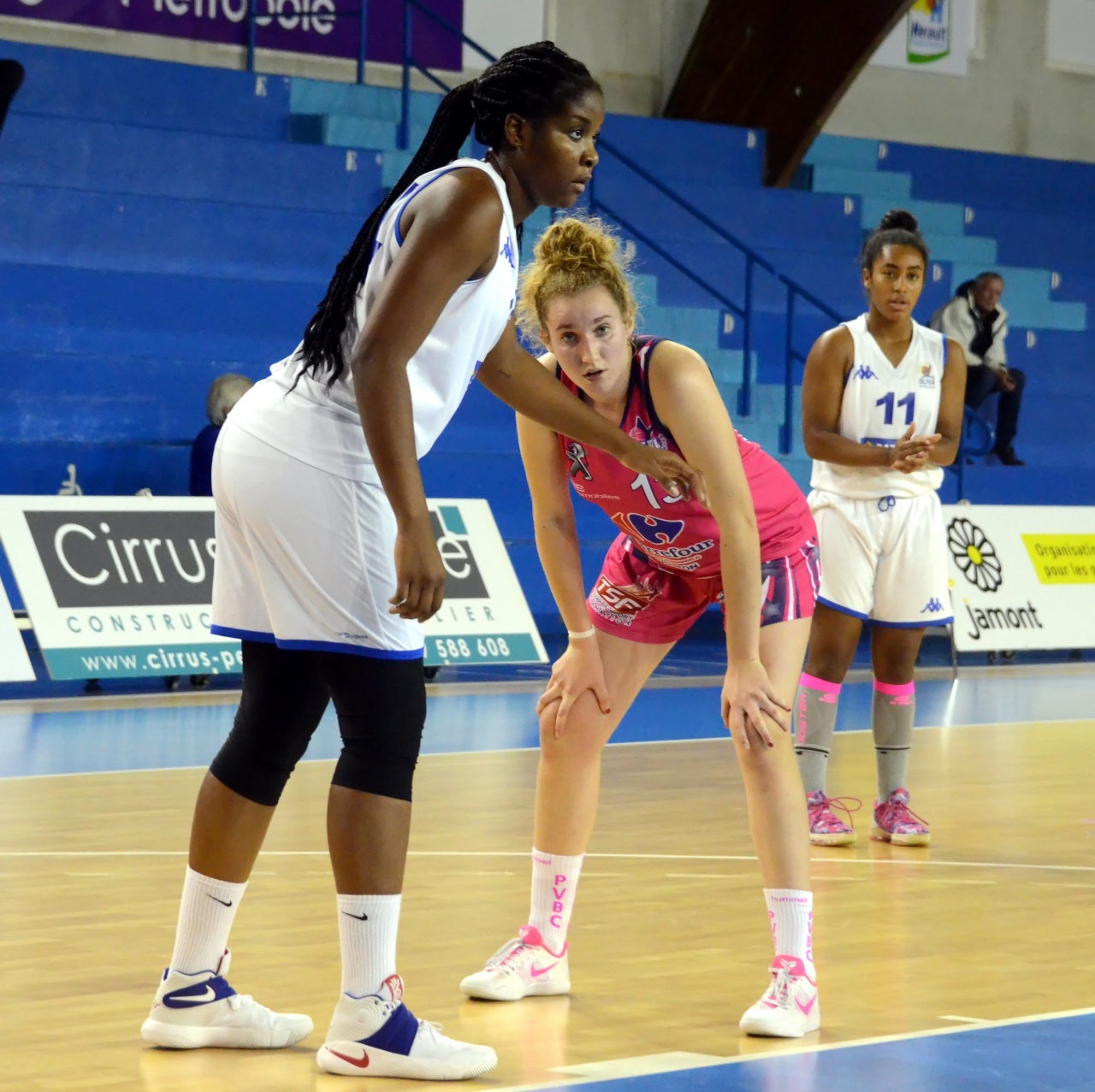 Dani_Attente_Rebond_F