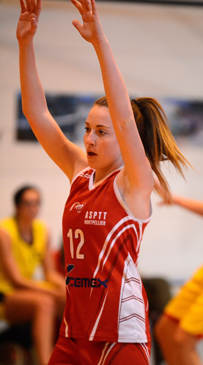 Emma_Bras_Défense_F