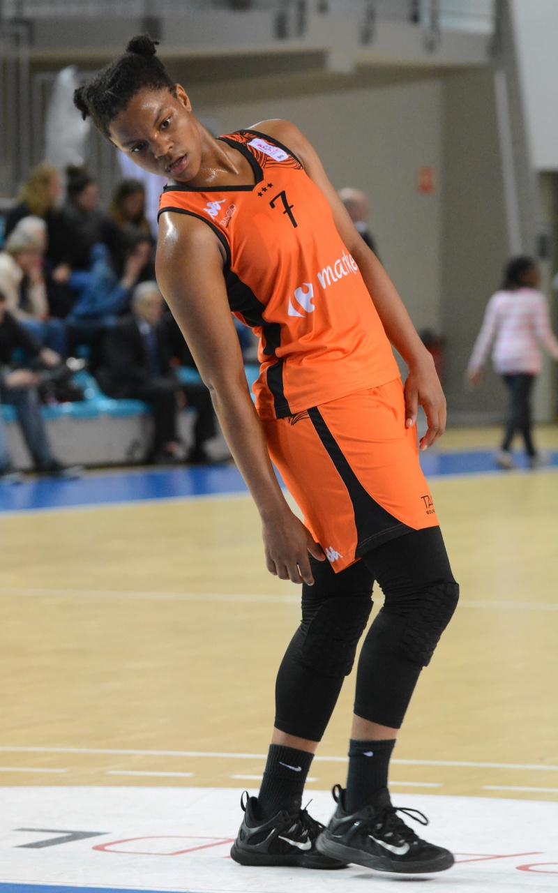 Monpierre_Penchée_F