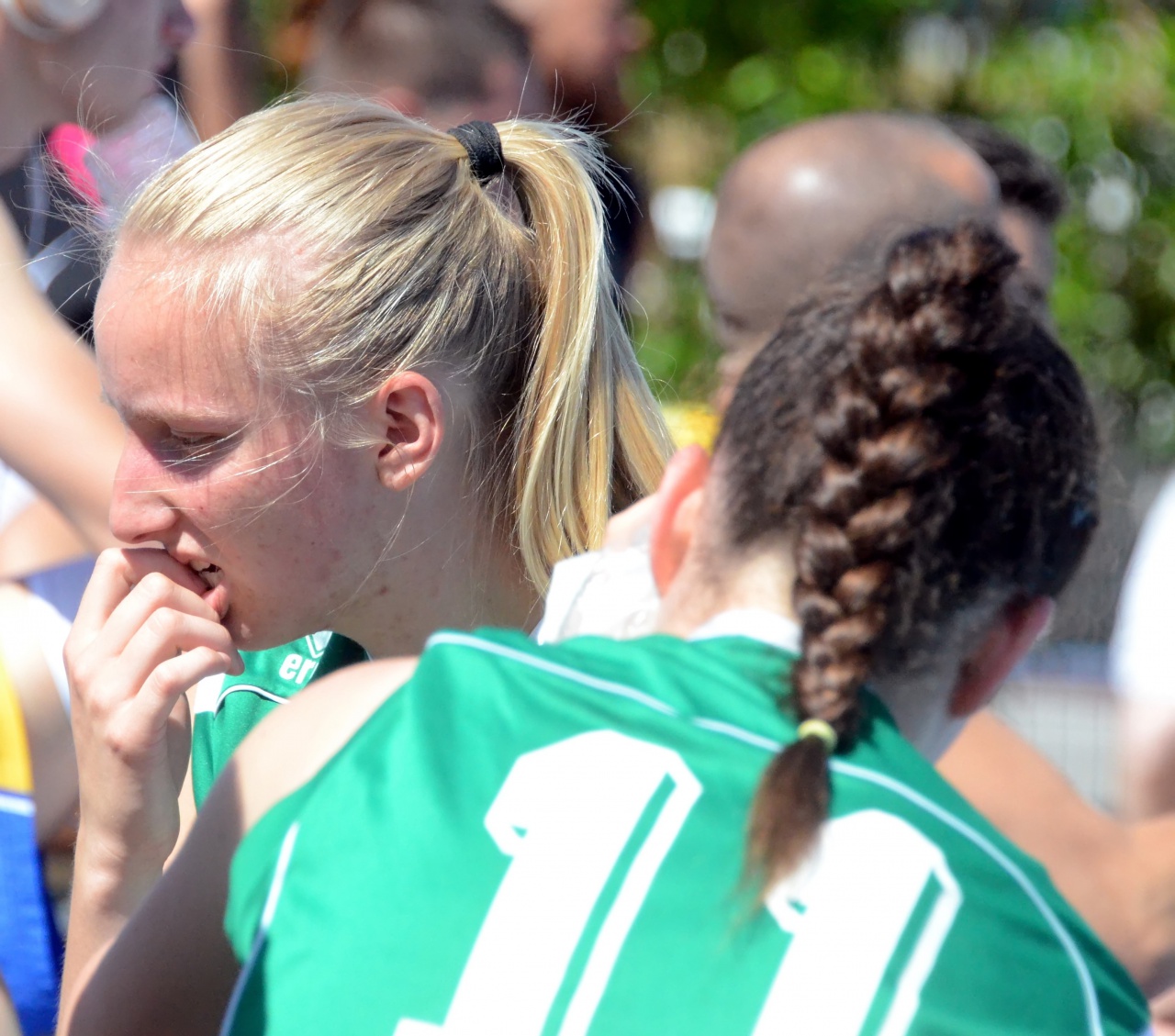 Pin_Bro_Doigt_Bouche_2_F