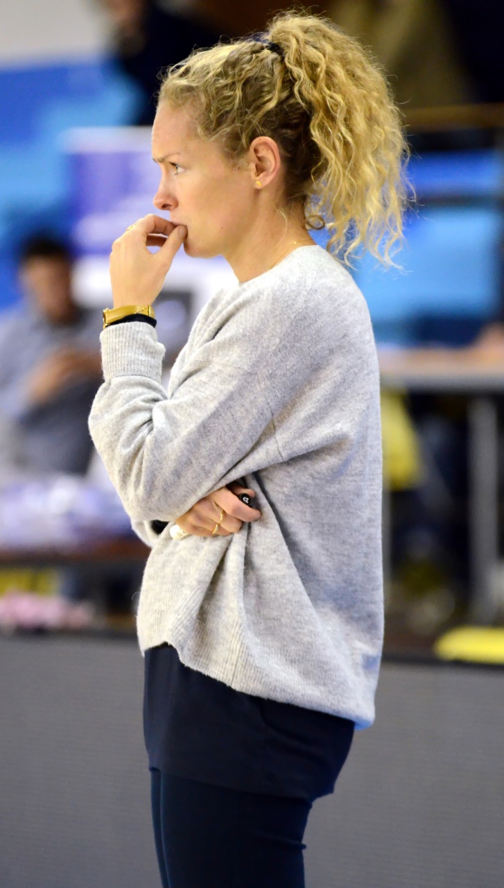 0_Coach_Anais_Perplexe_F