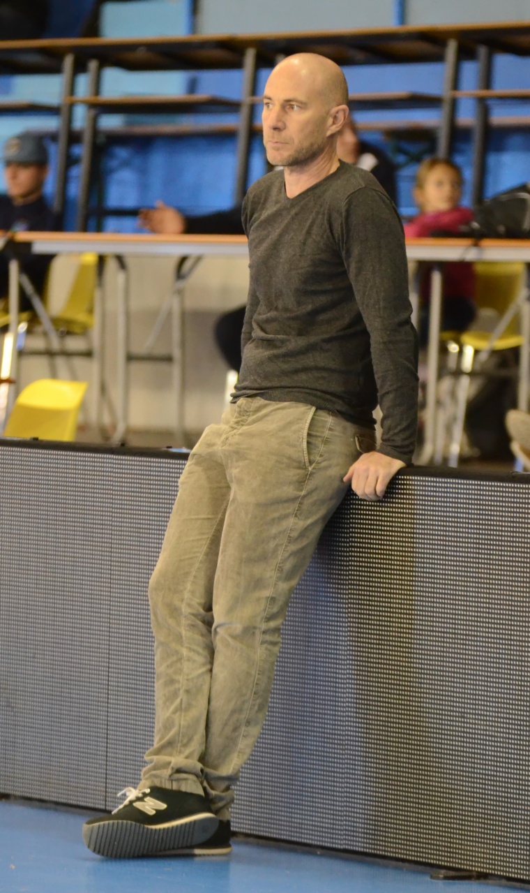 0_Coach_Nicloas_Perez_F