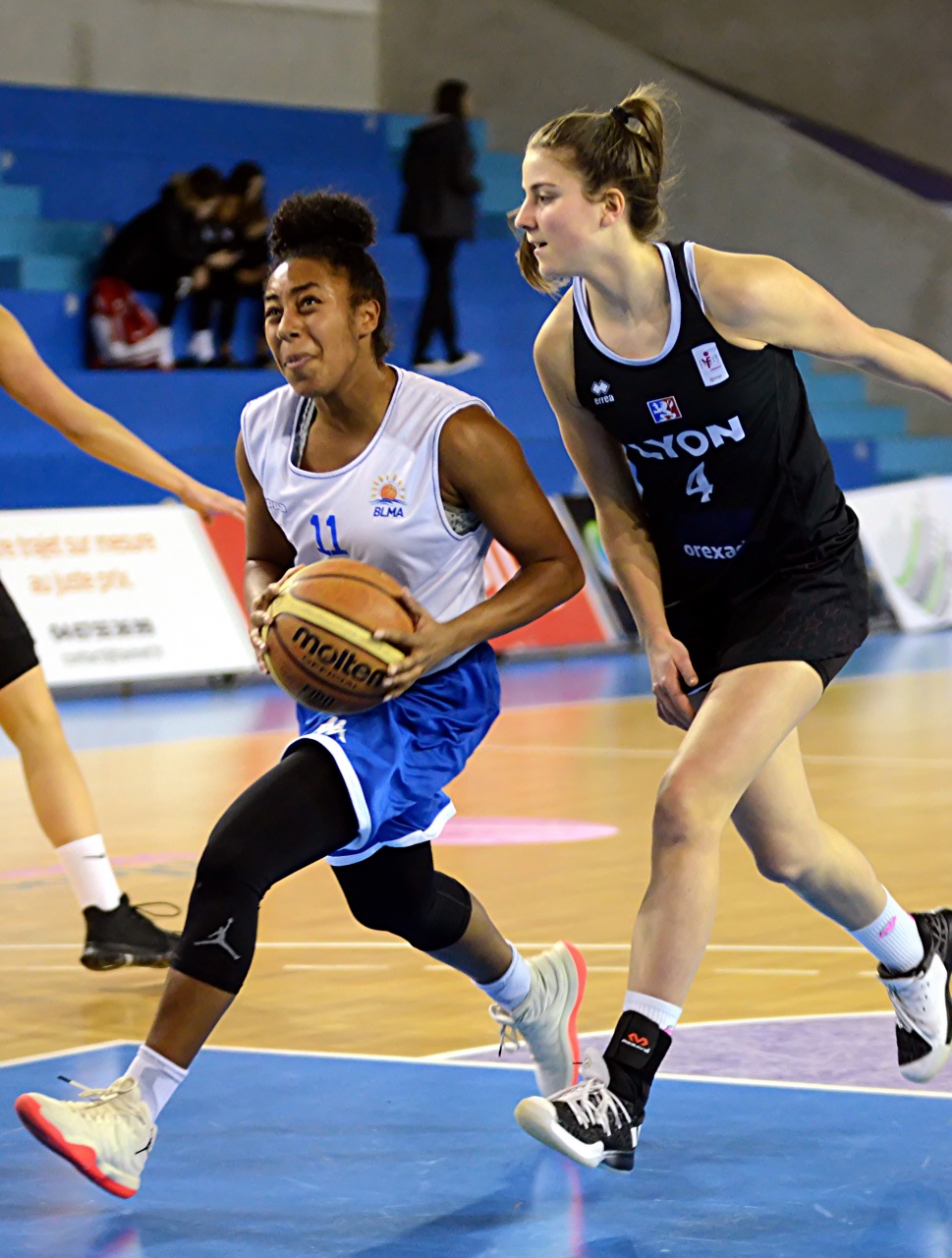 Helena_Est_Passée_F