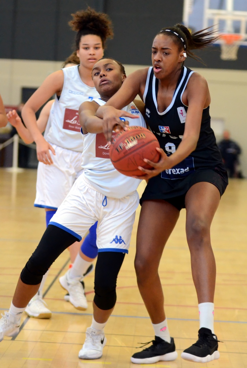 Dounya_A_La_Bagarre_F