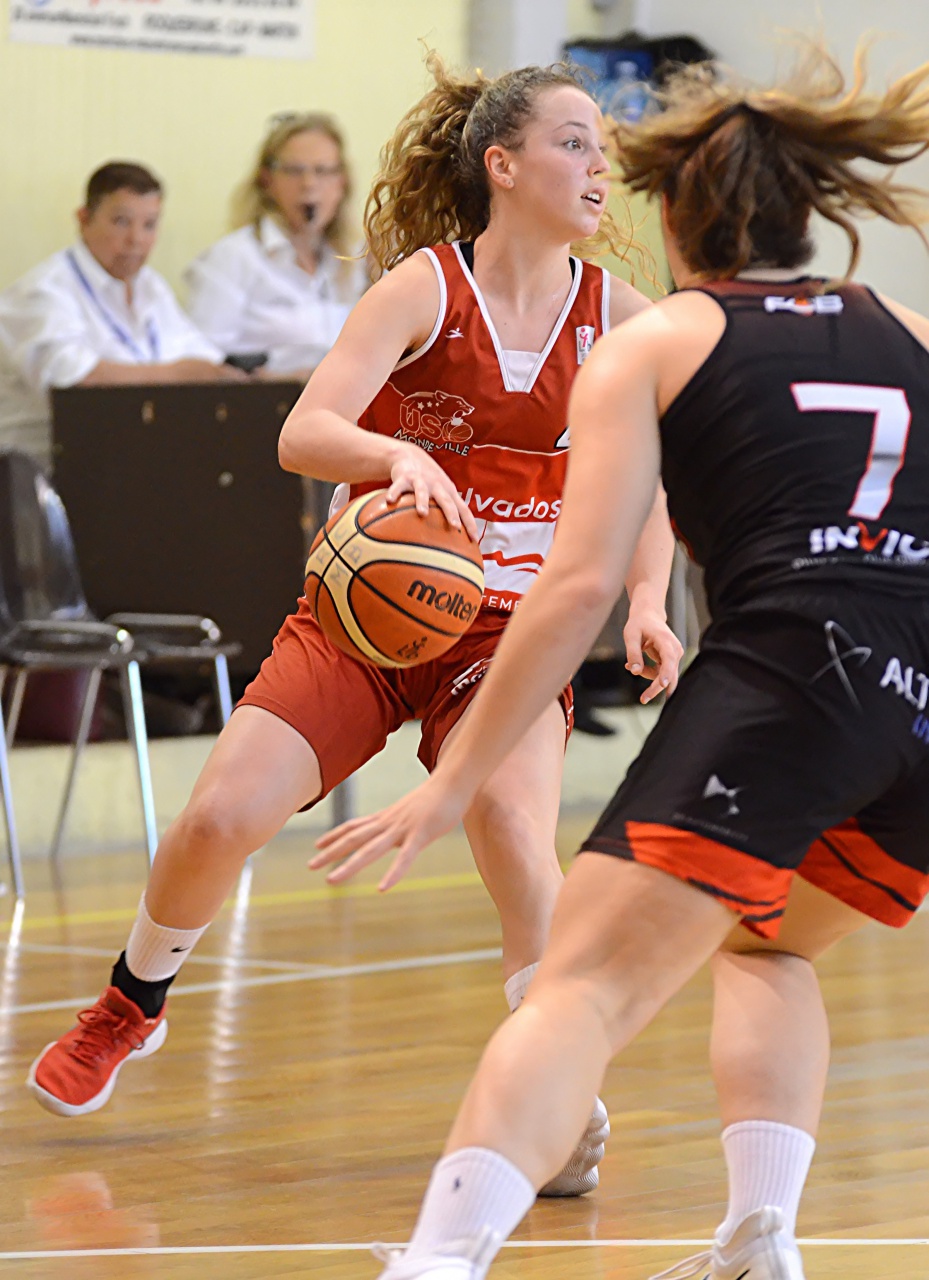 1_Detchart_Dribble_2_F