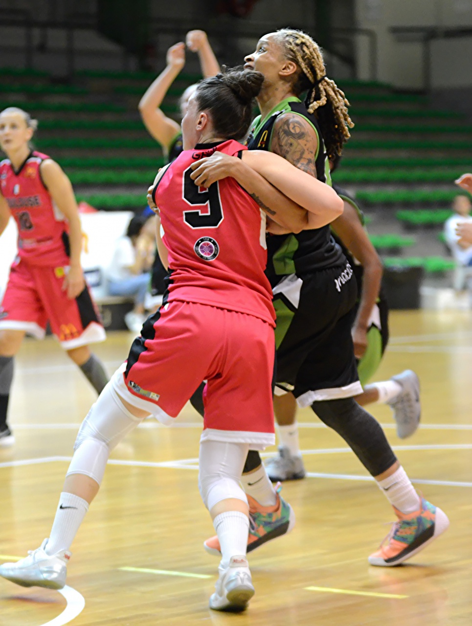 Cabaton_Accrochée_F