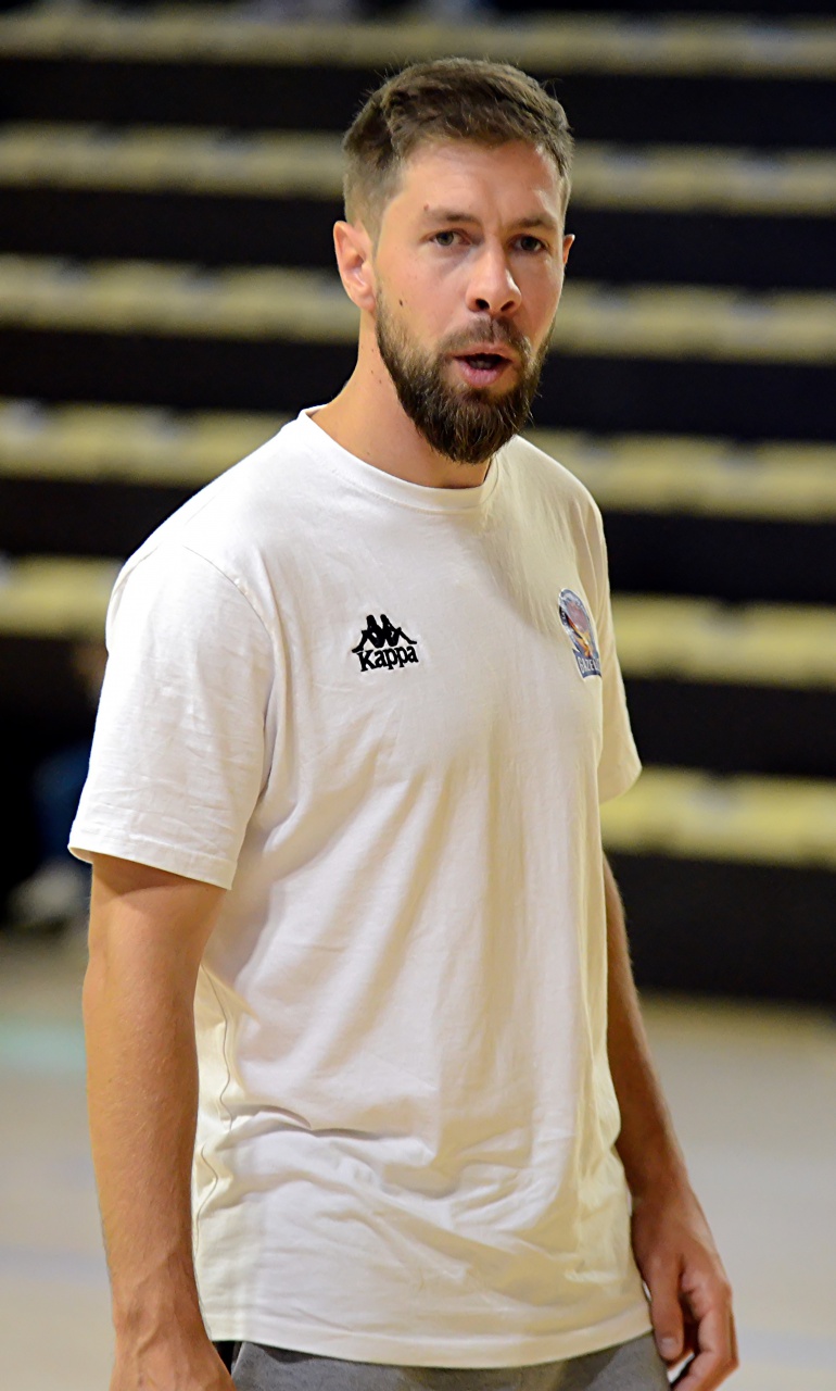 0_Coach_Damien_Bonnet_F