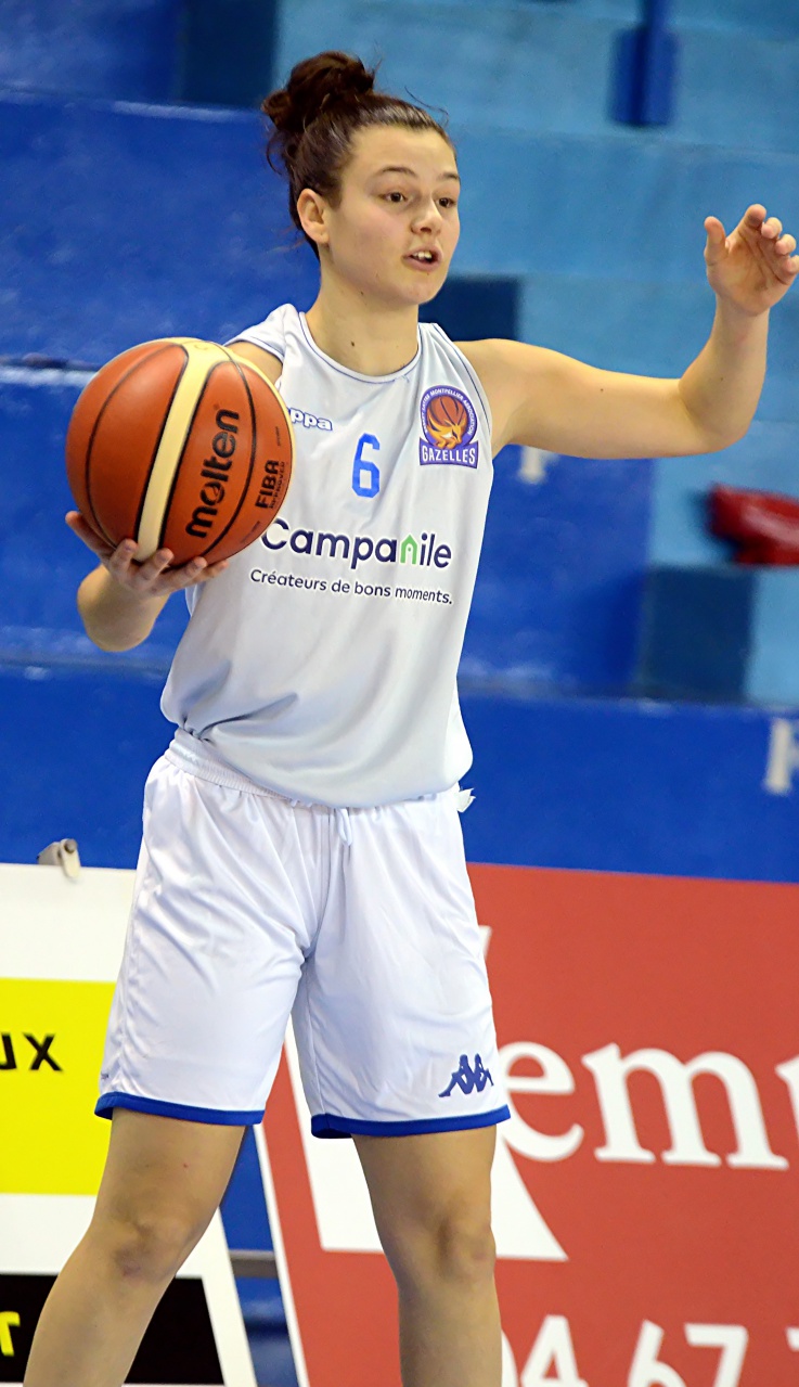 0_Manuella_Remise_En_Jeu_F